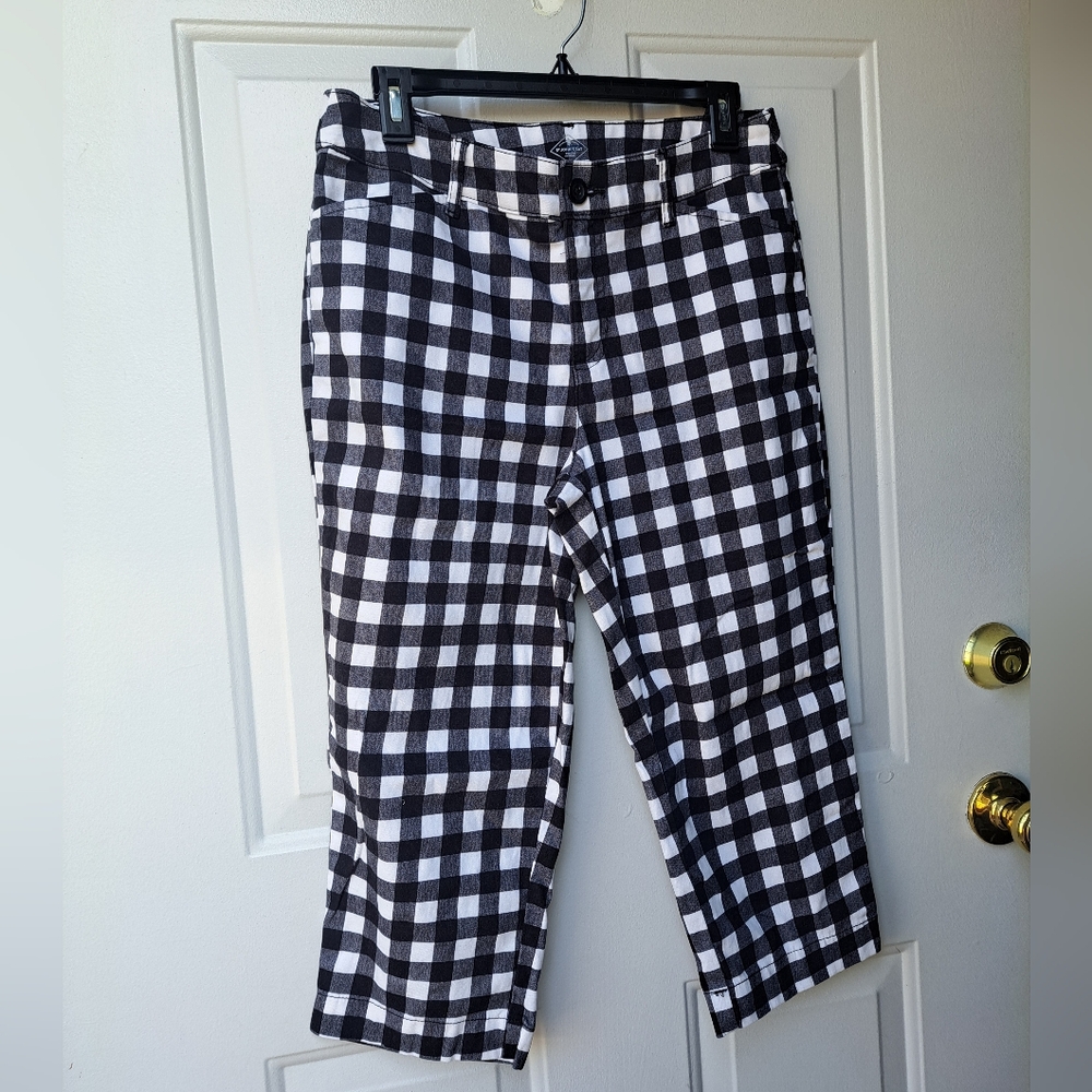 Gingham capris🖤🤍